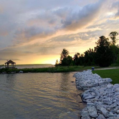 Hotel Waterview On The Bay Wiarton Exterior foto