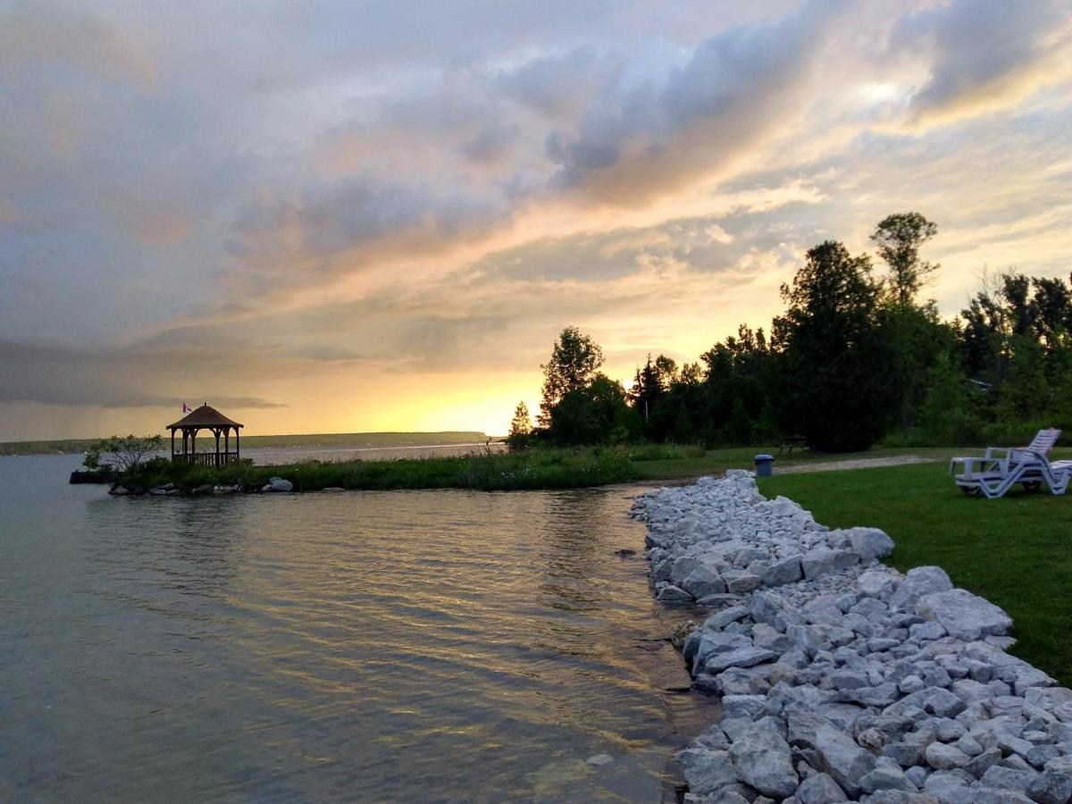 Hotel Waterview On The Bay Wiarton Exterior foto