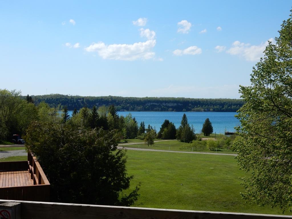 Hotel Waterview On The Bay Wiarton Exterior foto